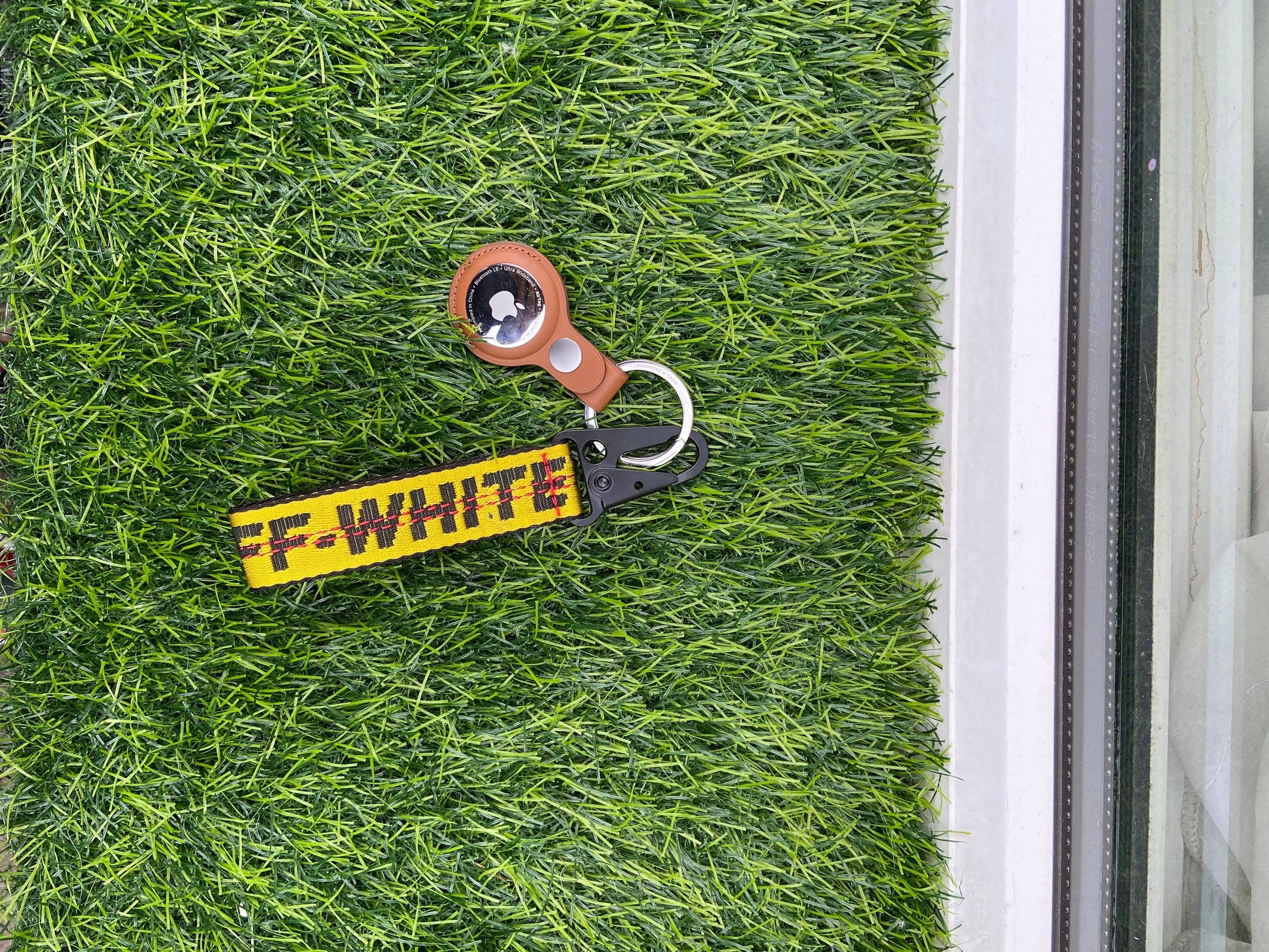 Off White Key Chain - bluebeecustoms