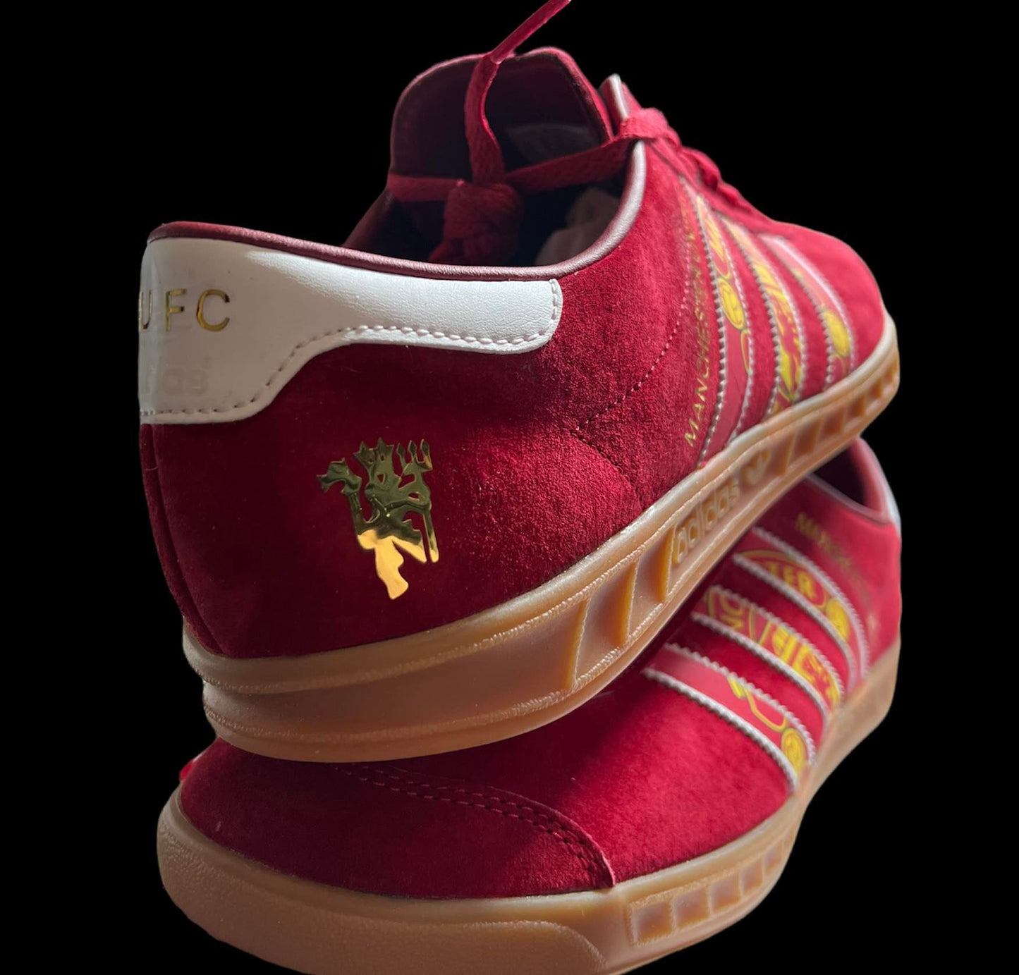 Manchester United Adidas Customs. - bluebeecustoms