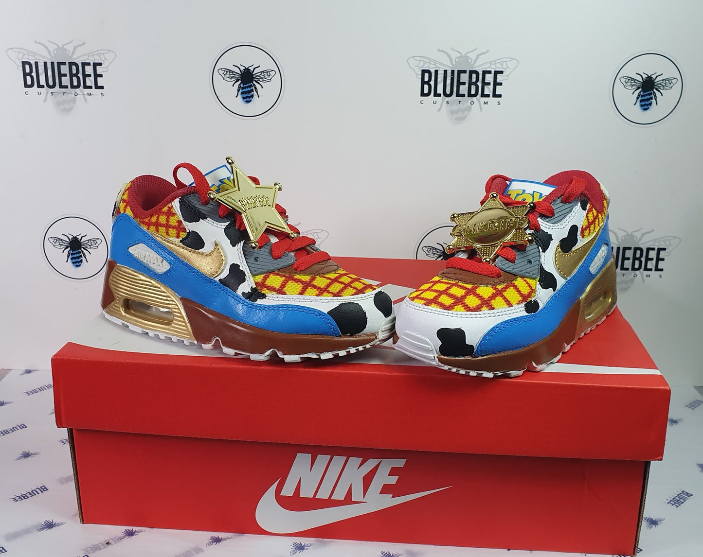 Custom  Air Max Toy Story Woody. - bluebeecustoms