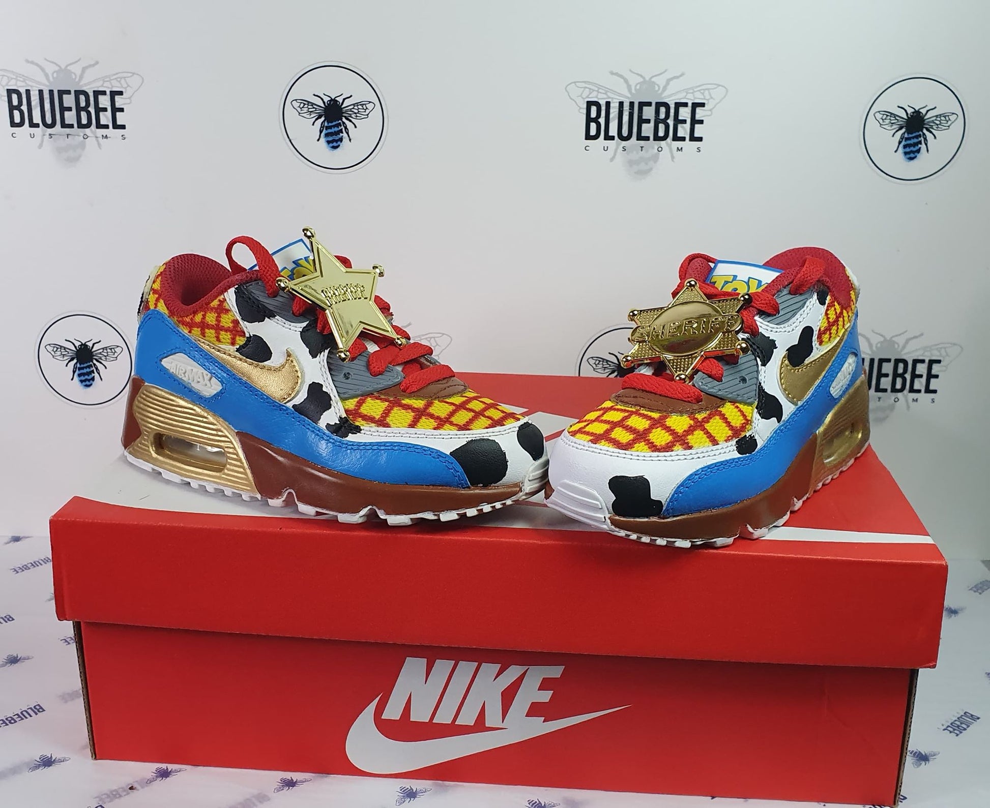 Custom  Air Max Toy Story Woody. - bluebeecustoms