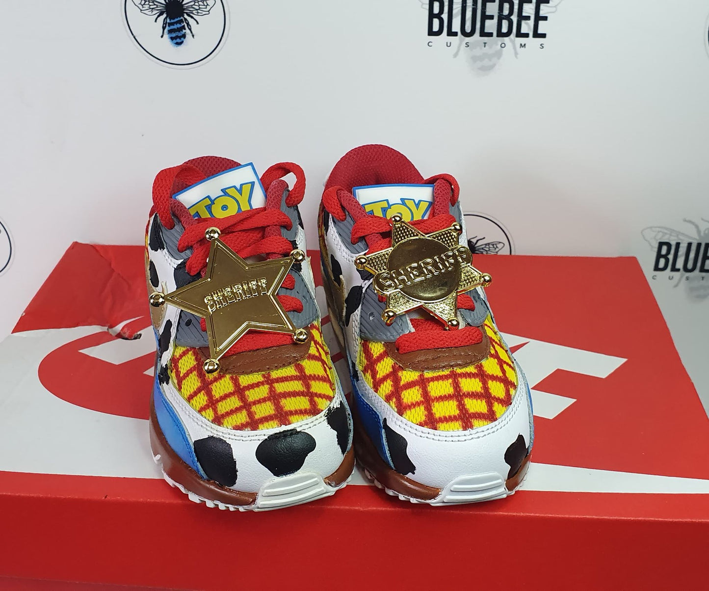 Custom  Air Max Toy Story Woody. - bluebeecustoms