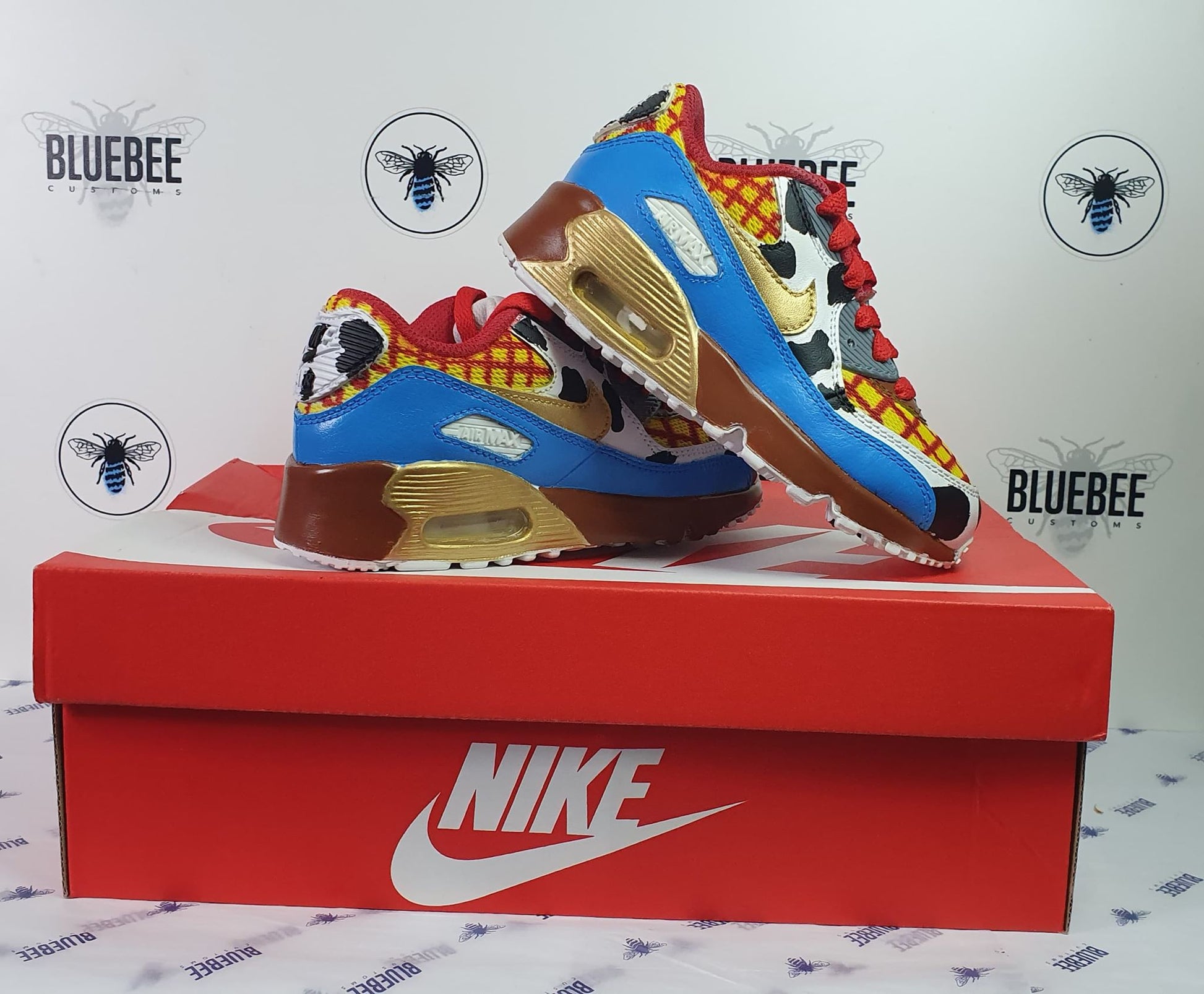Custom  Air Max Toy Story Woody. - bluebeecustoms