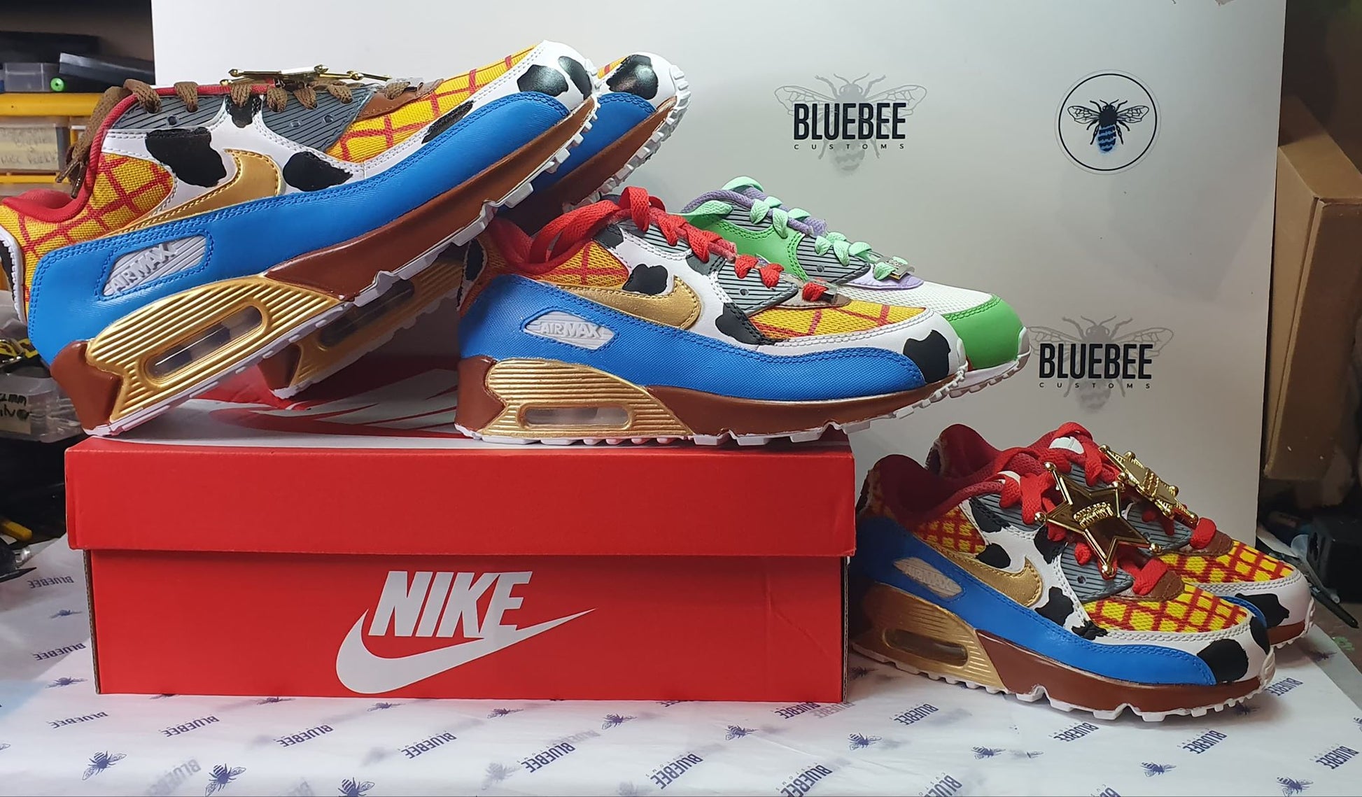 Custom  Air Max Toy Story Woody. - bluebeecustoms
