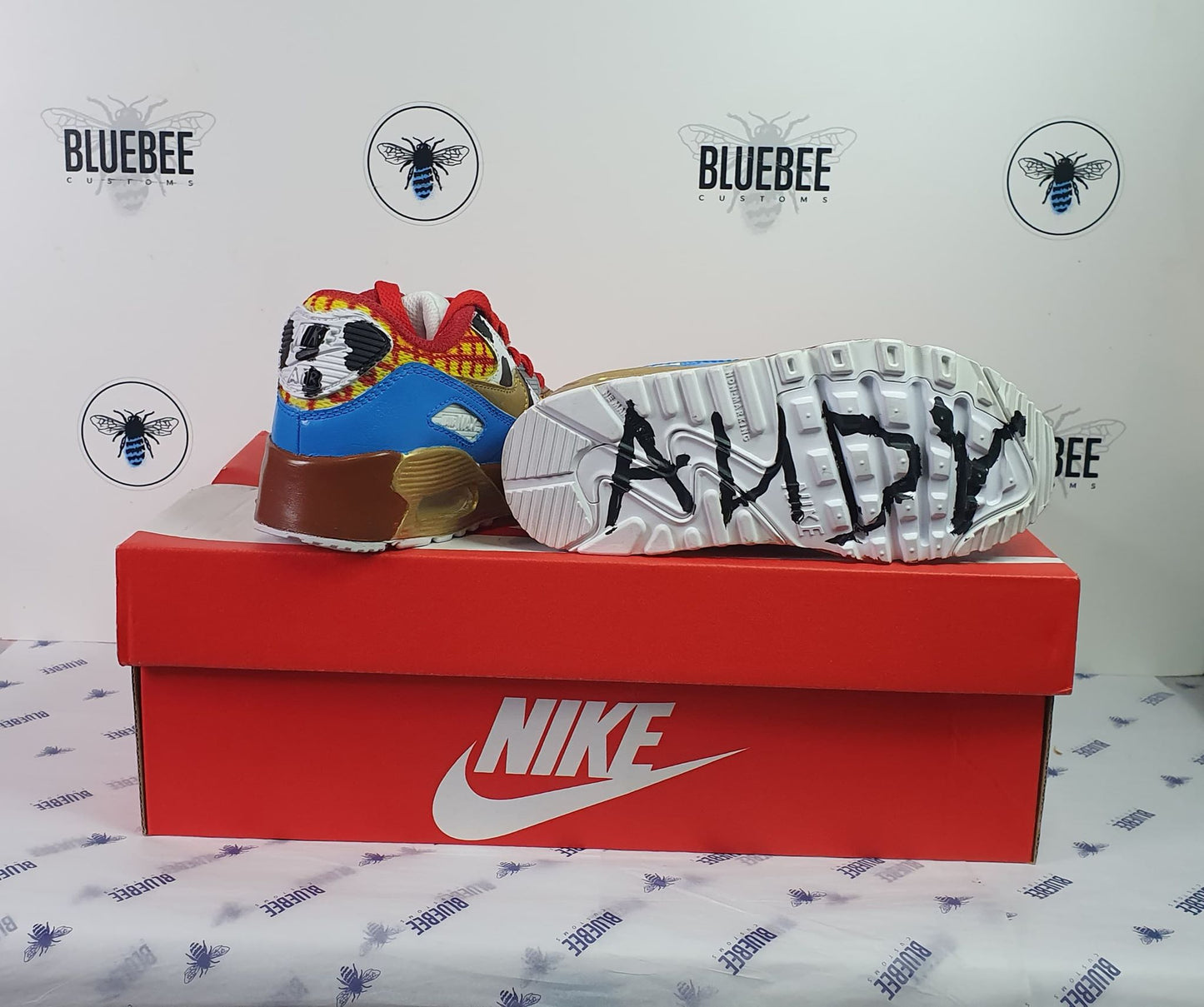 Custom  Air Max Toy Story Woody. - bluebeecustoms