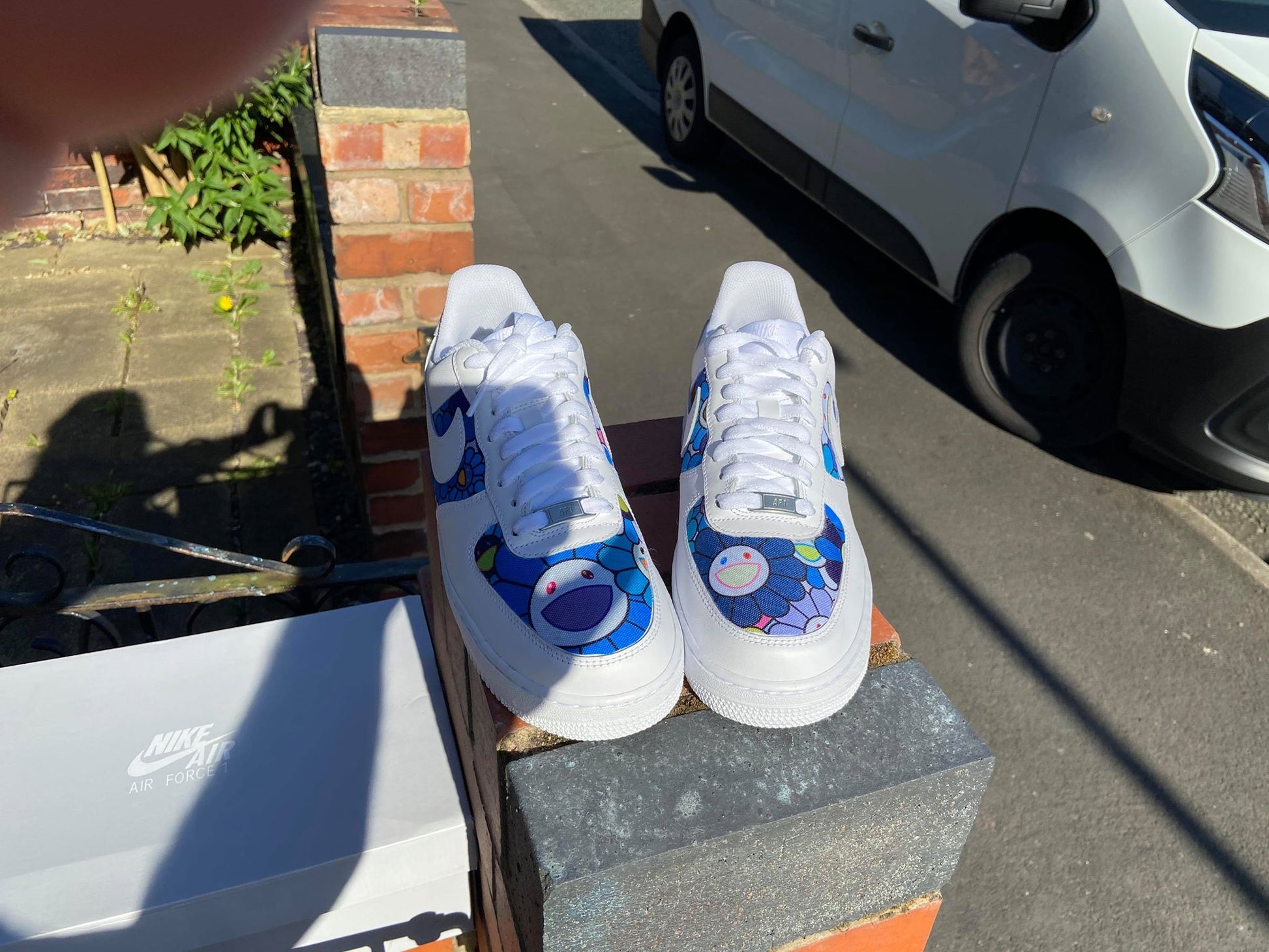 Custom Takashi Murakami - bluebeecustoms