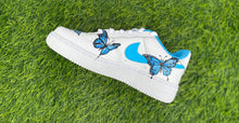 Cargar imagen en el visor de la galería, Hand-painted Butterflies - bluebeecustoms