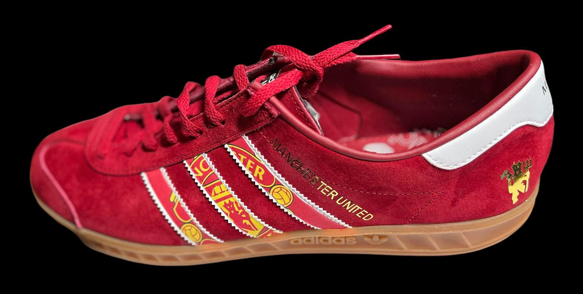 Manchester United Adidas Customs. - bluebeecustoms